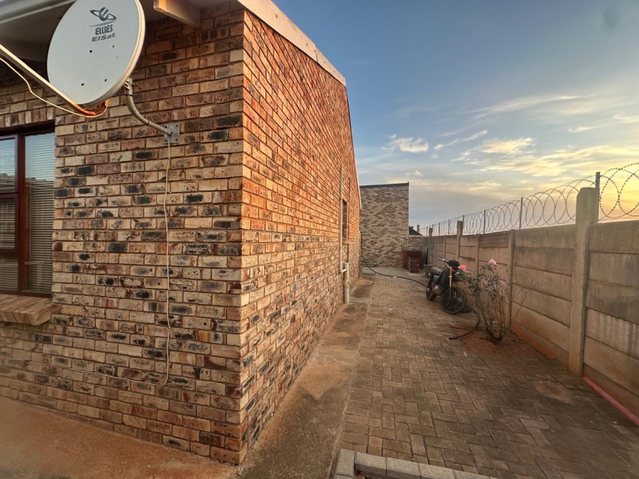 2 Bedroom Property for Sale in Campher Park Eastern Cape
